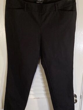 Black Women's Pull-On Slim Pants